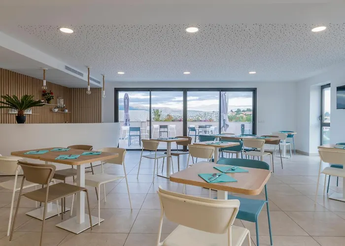 Lagrange Olympie Aparthotel Antibes