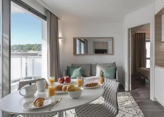 Lagrange Olympie 4* Antibes