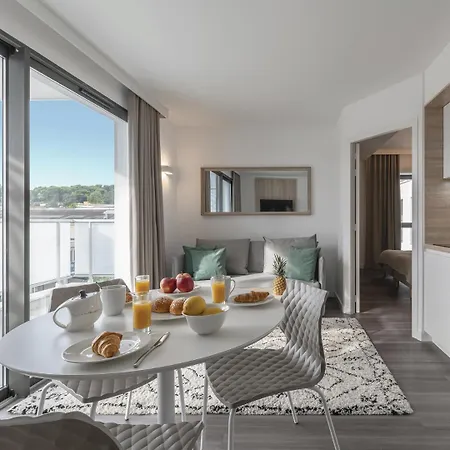 Lagrange Olympie 4* أنتيب